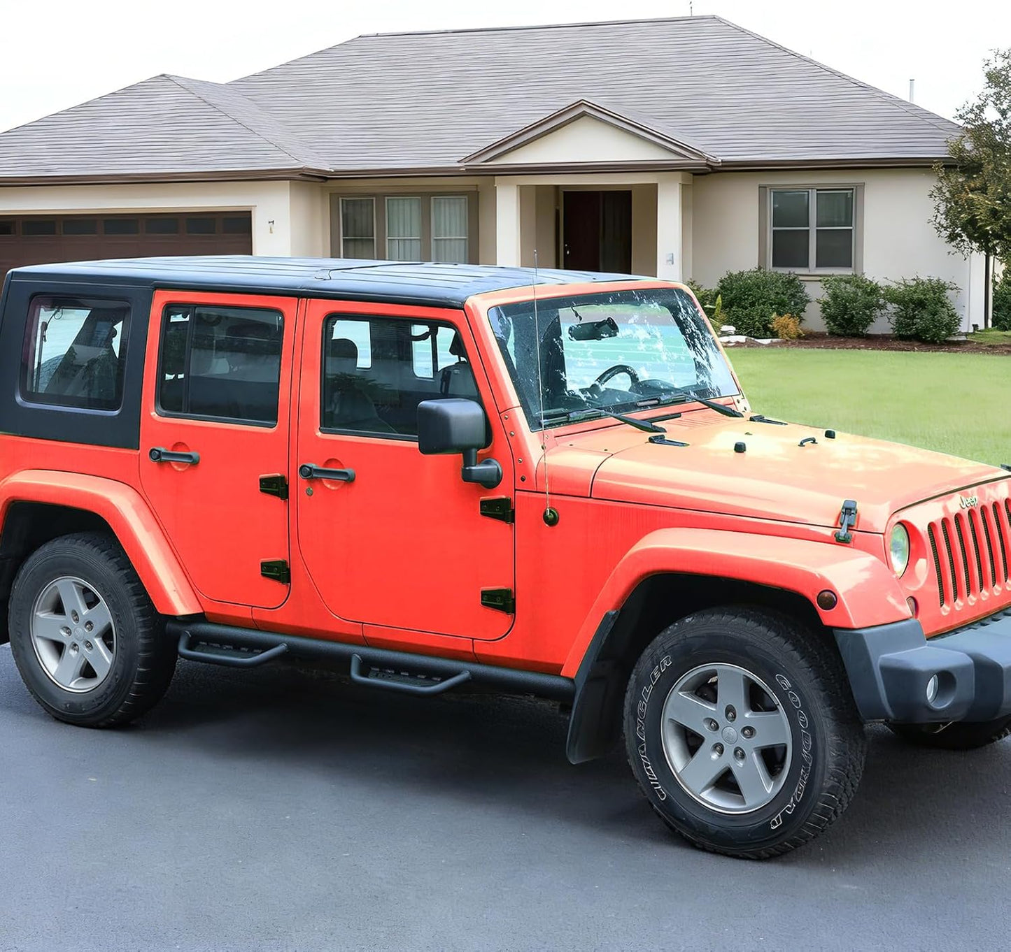 Our design is generally closer to the truck body, which will make the overall effect more beautiful, and can make the truck have better passability.