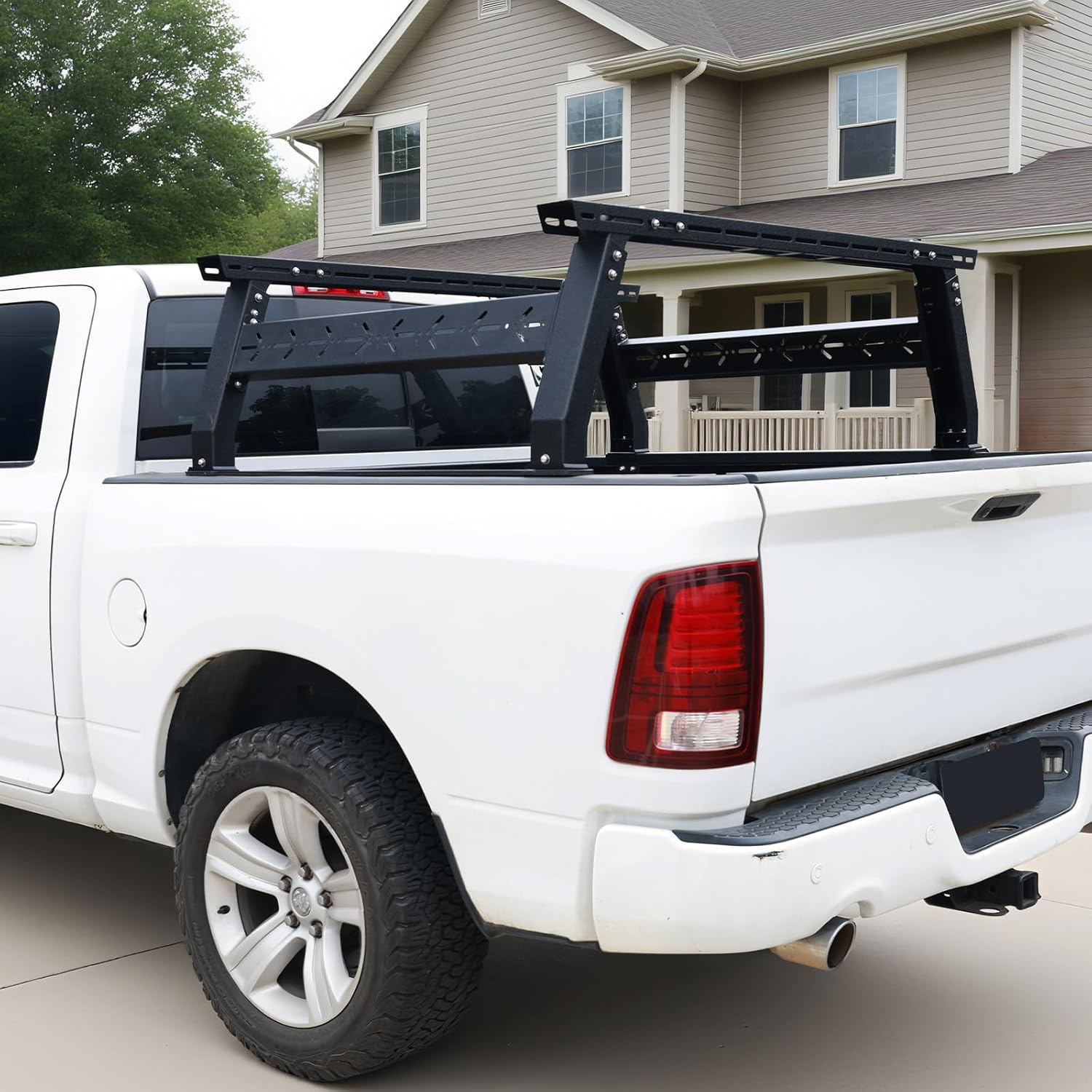 Simple design with slotted holes in the bed frame for adding accessories to the top of the bed rack for hanging items and securing top luggage. It supports the installation of lifts, fire extinguishers, carabiners, canopies, bike racks, and a variety of other accessories for various outdoor off-road activities, and facilitates the transportation of skis, kayaks, tents, surfboards, bikes, and other equipment, making every adventure more relaxing and enjoyable.